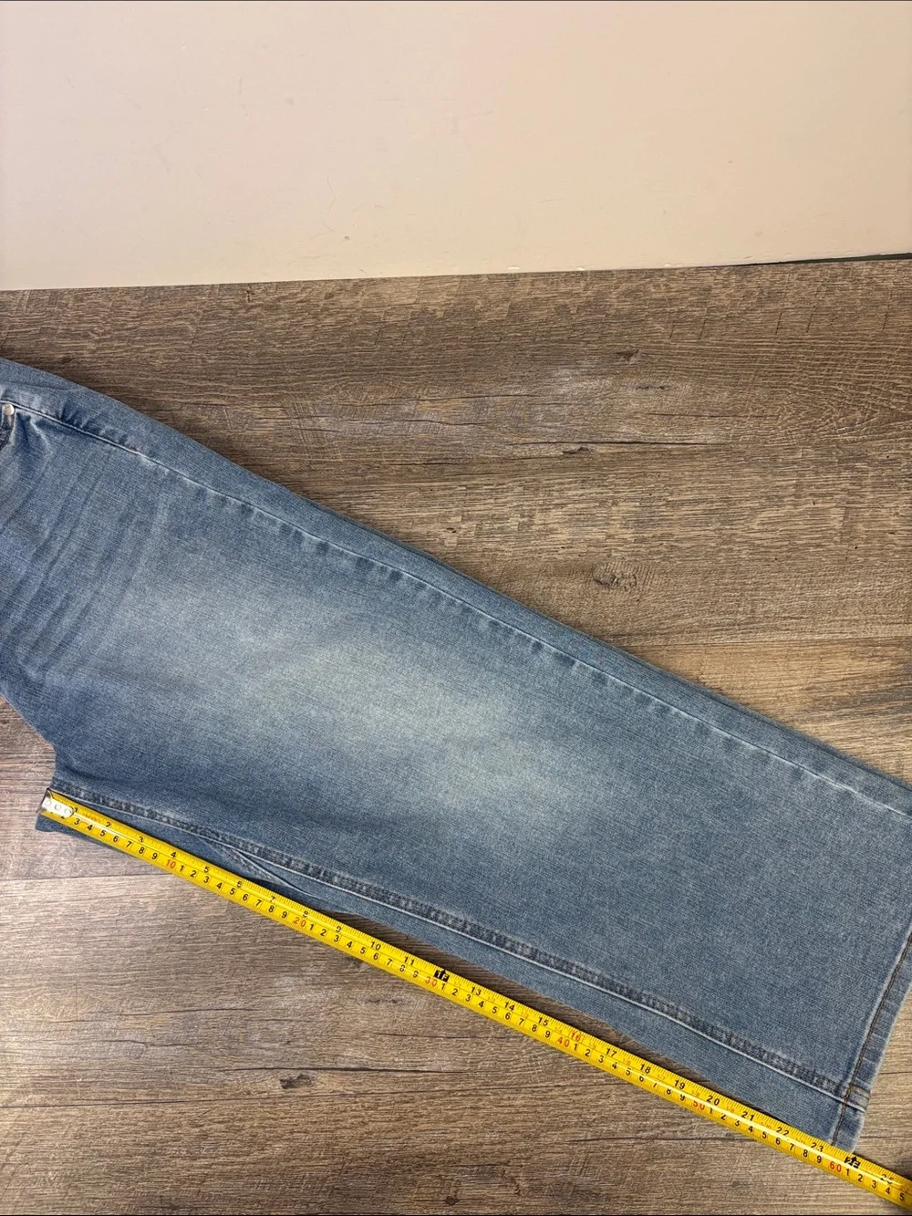Judy Blue Wide Crop Double Button Light Wash Jeans Size 9/29
